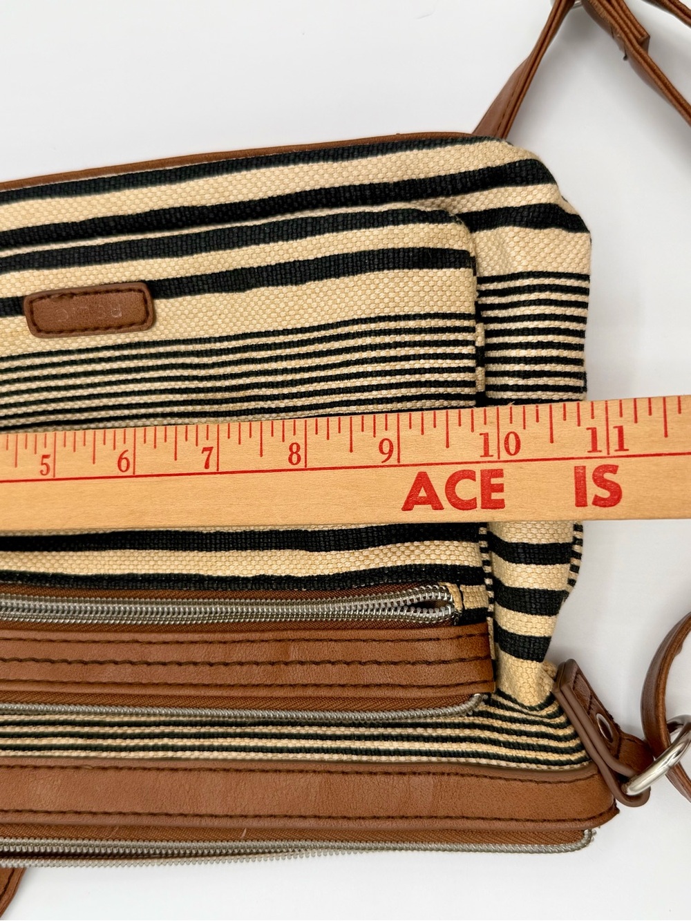 Relic Striped Canvas Crossbody Bag Tan Faux Leather Trim Multi Pocket Boho Purse - Picture 13 of 16